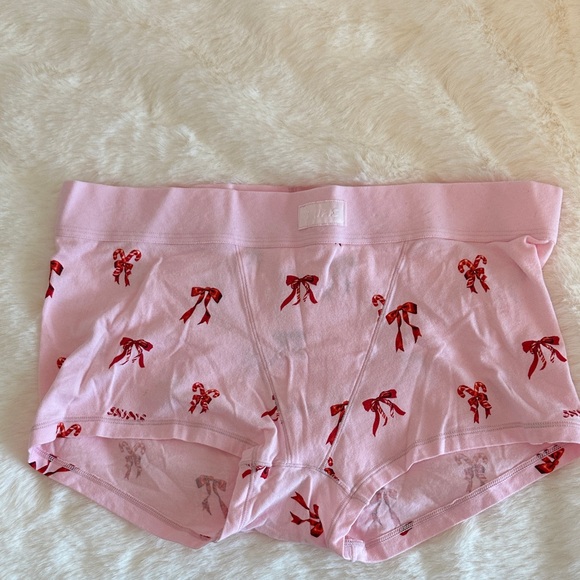 SKIMS Pink Pajama Top with Red Candy Cane Print - Picture 4 of 7